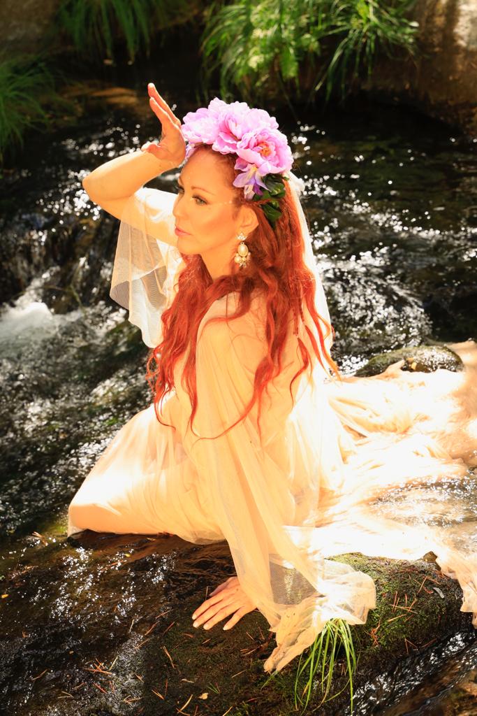 LEONA RUEDA SU PRIMER VIDEOCLIP “TANTRA”